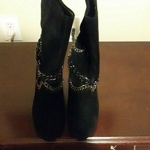 Calf high suede boots